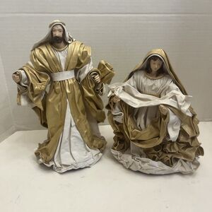 Joseph And Mary Resin Cloth Figurines Clothtique  12” 10” Christmas Decor